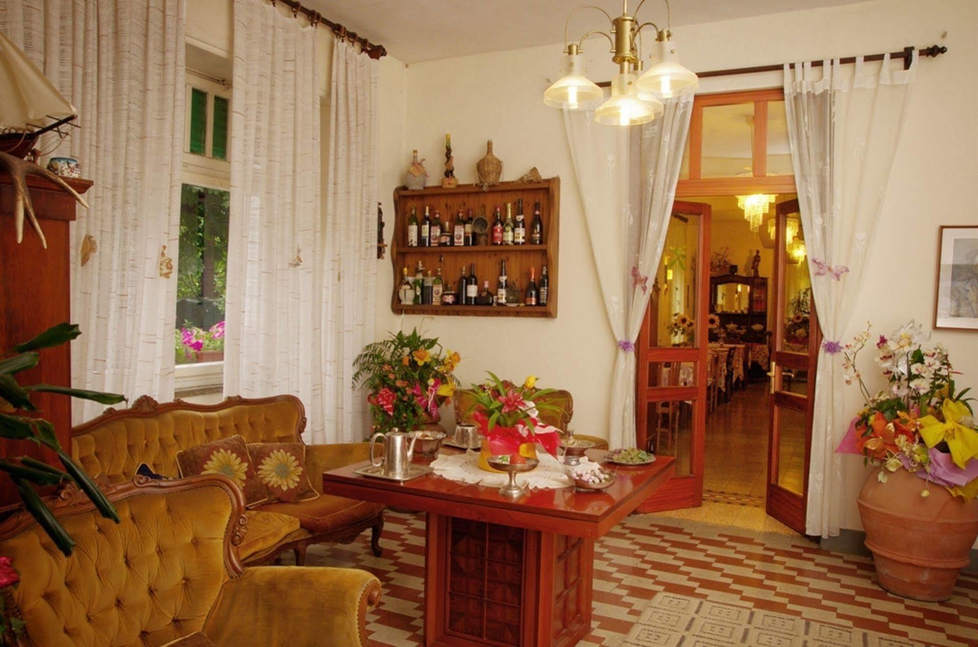 Albergo Ristorante Guidi ピストイア エクステリア 写真