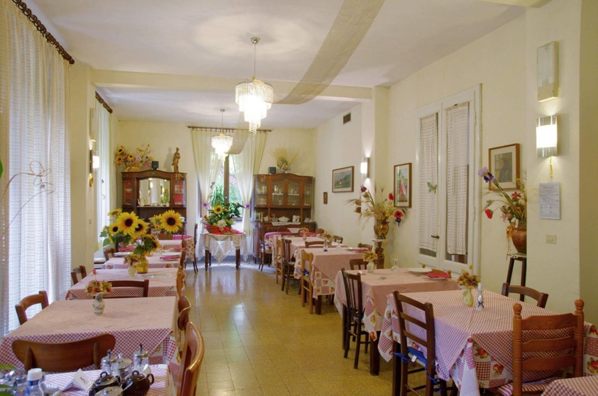 Albergo Ristorante Guidi ピストイア エクステリア 写真